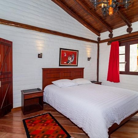 Hotel Ile Banos  Bagian luar foto