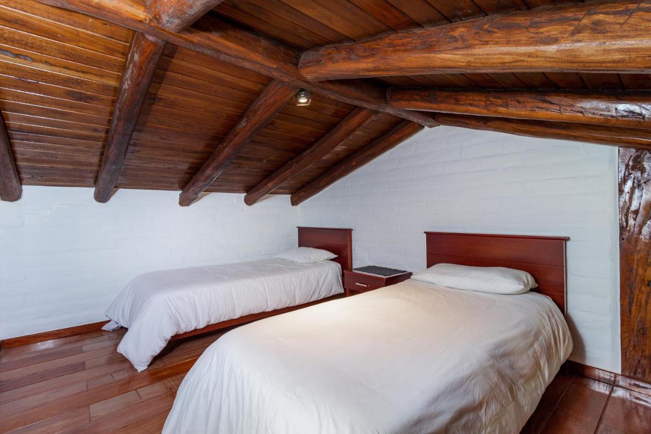 Hotel Ile Banos  Bagian luar foto