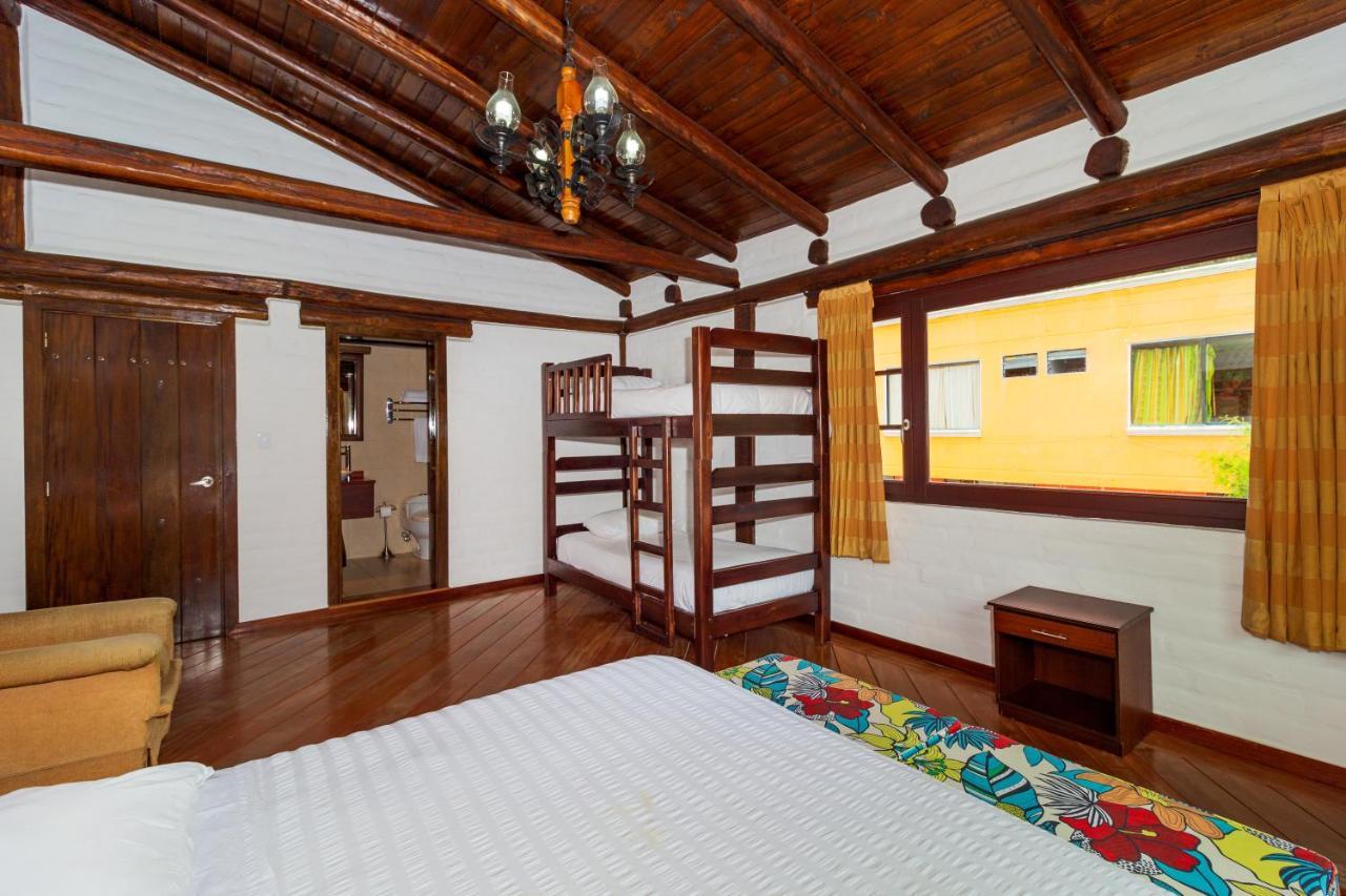 Hotel Ile Banos  Bagian luar foto
