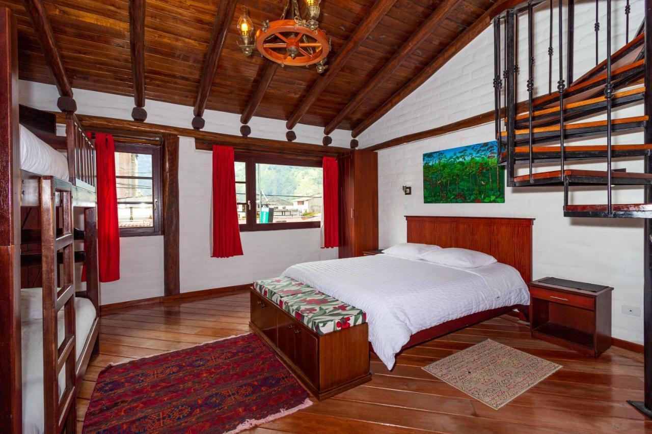 Hotel Ile Banos  Bagian luar foto