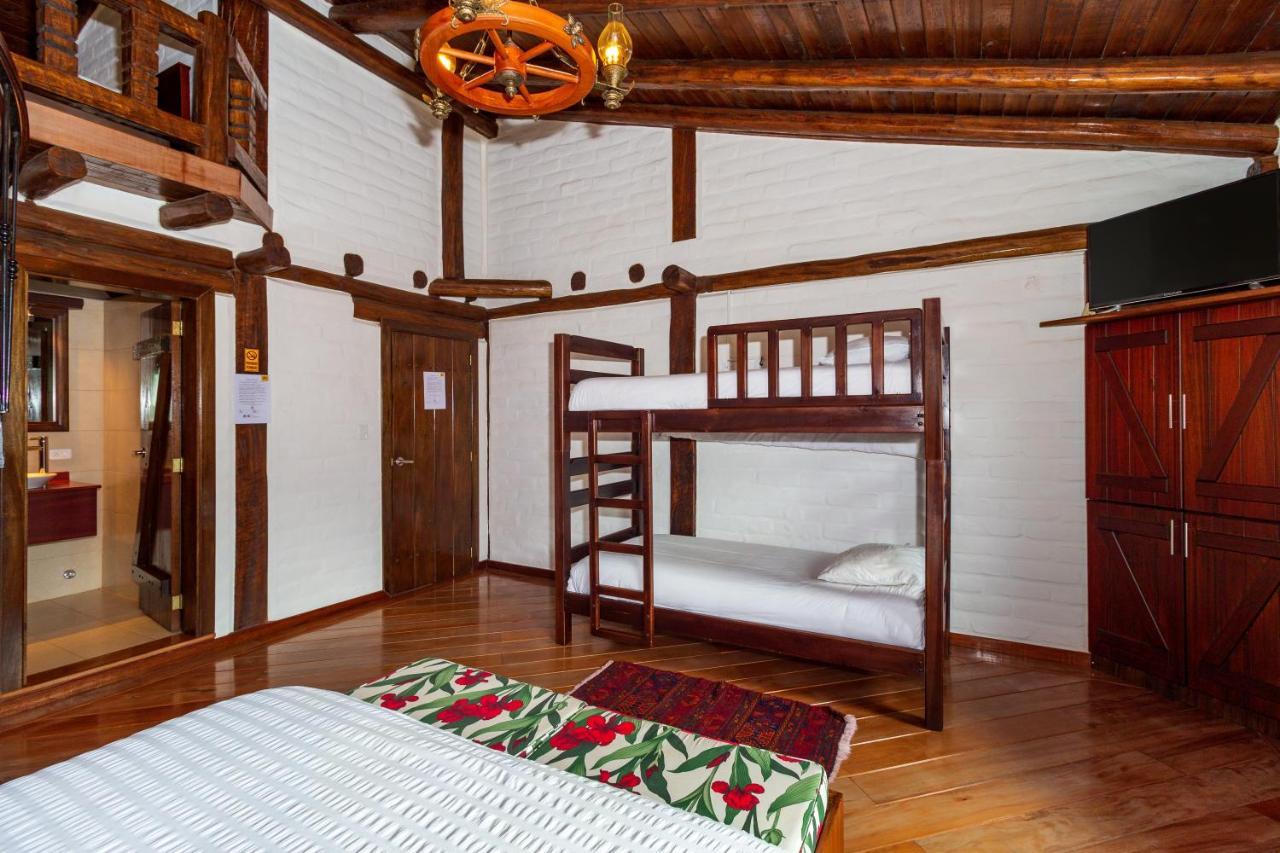 Hotel Ile Banos  Bagian luar foto