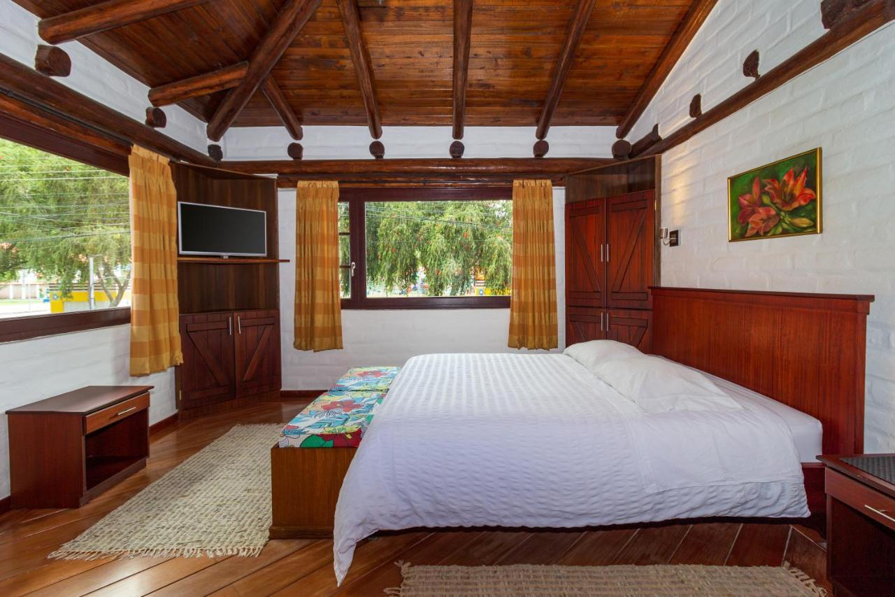 Hotel Ile Banos  Bagian luar foto