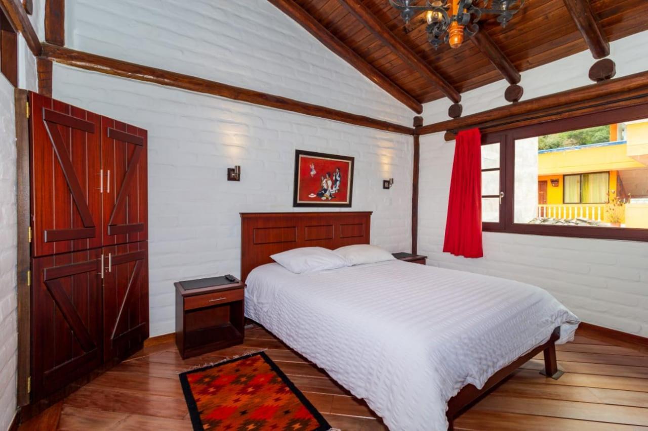 Hotel Ile Banos  Bagian luar foto