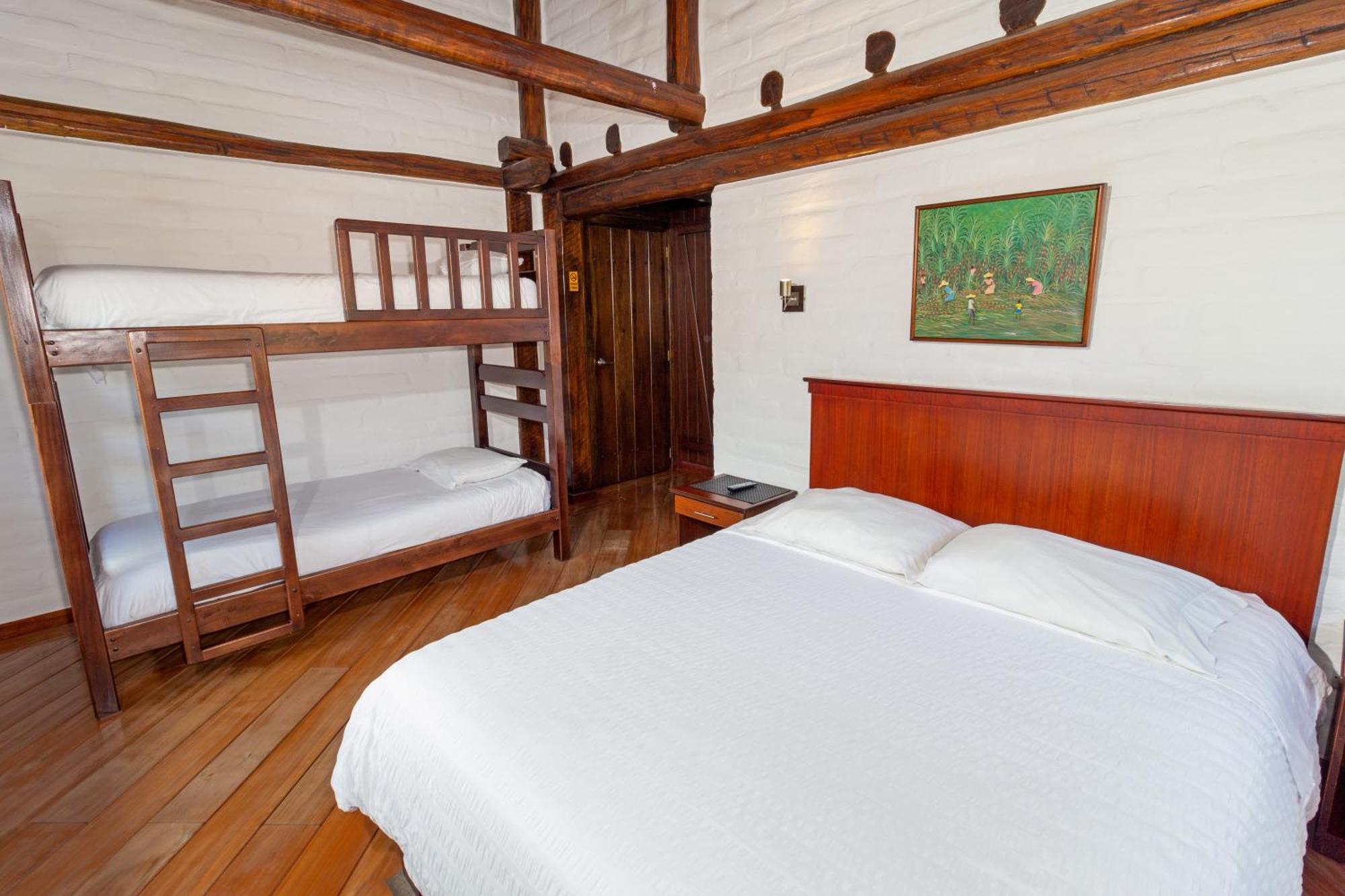 Hotel Ile Banos  Bagian luar foto